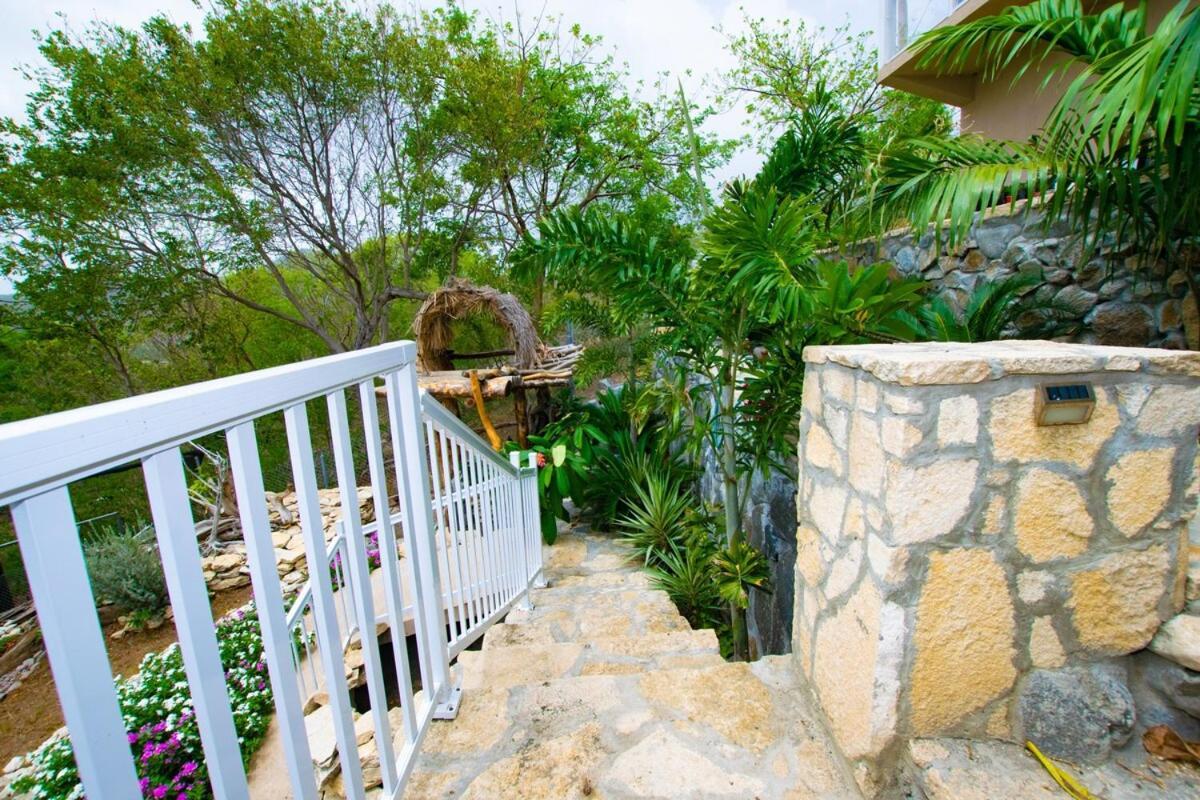 Garnet--A Gem At Dee'S Pearl Villa Carriacou Exterior photo